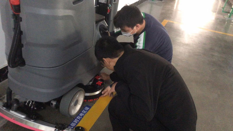 合肥磐石采購X5雙刷和x4自走款洗地機